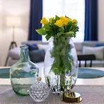 Wawelove Spacious 3 Bedroom Apt 1 Min To Main Sq!